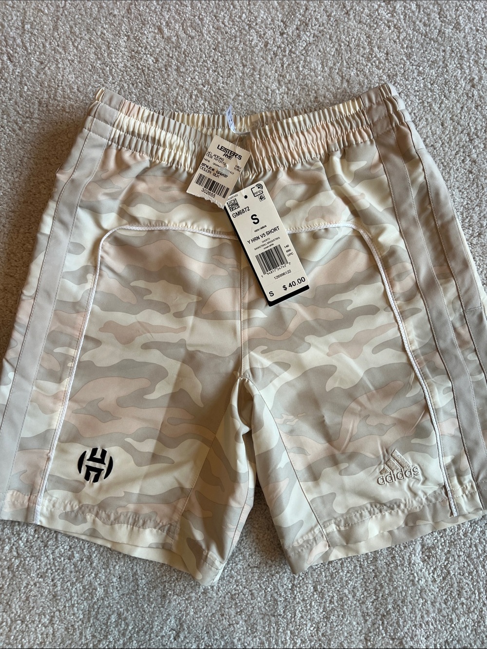 adidas boys youth Desert Camo Athletic Shorts in Beige/Cream - size Small